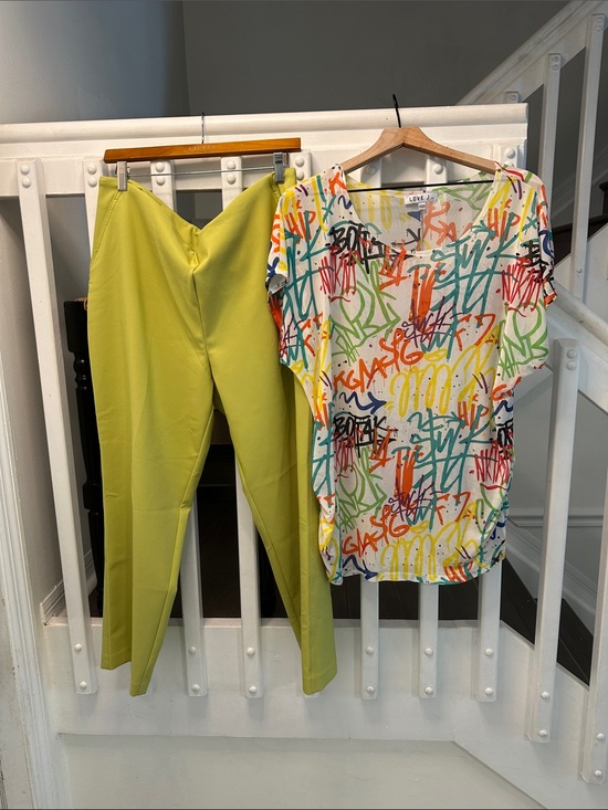 Rachel Zoe Pants - Rachel Zoe Lime Green Cropped Pants with Multicolor Graffiti Top